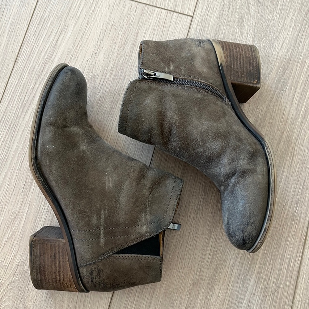 Franco Sarto size 7 Melville bootie